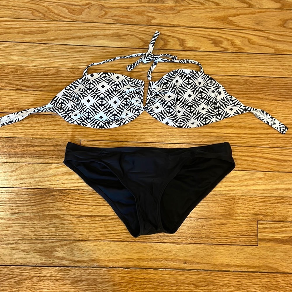 Old Navy V Bandeau Bikini Set